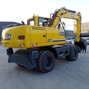 Yellow Wheeled Mini Excavator YUCHAI Engine Small Digging Machine