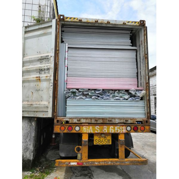 Multiwall Polycarbonate Hollow Sheet 8mm Thick Twinwall Panel Providing Lightweight Durable Solution with UV Protection and High Strength