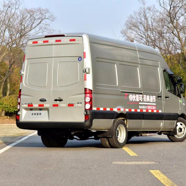 -Made JAC Xingrui 2.0T/2.5T Diesel Car 150ps 2/3 Seats Fabric Material Affordable