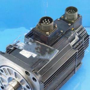 Yaskawa SGMGH-09ACB6B AC Servo Motor 7.6A 900W 1000RPM 200V NEW
