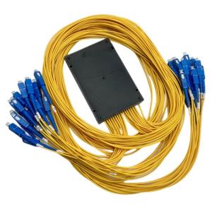 FTTH Fiber Optic ABS Box APC Upc Sc PLC Splitter for in Fiber Patch Cord