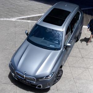 Family-friendly B-MWs X5 Sporty Luxurious Off-road SUV with Max Speed of 222km/h