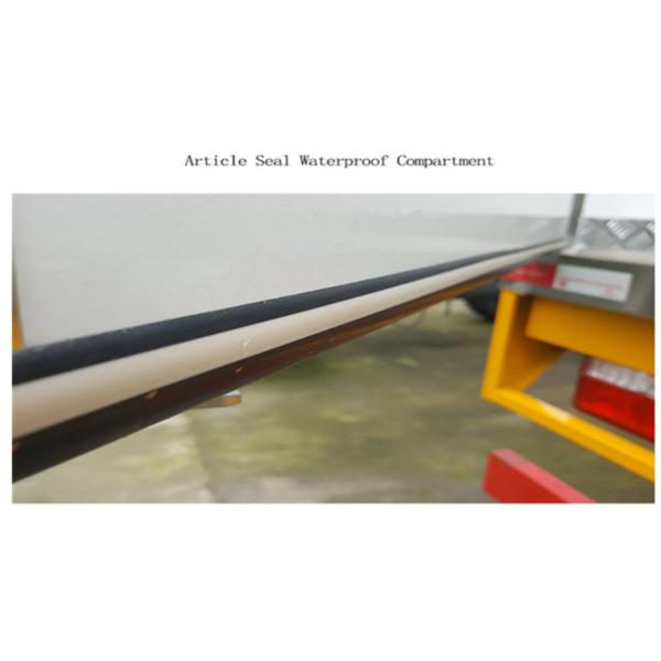 4T Loading Light Refrigerator Truck , Diesel Freezer Refrigerated Truck