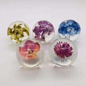 Real Flower Paperweight Dia80mm With Hydrangea Inside