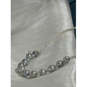 Heart shaped pendant necklace with a pendant size of 9 mm 10 mm and 41 cm chain