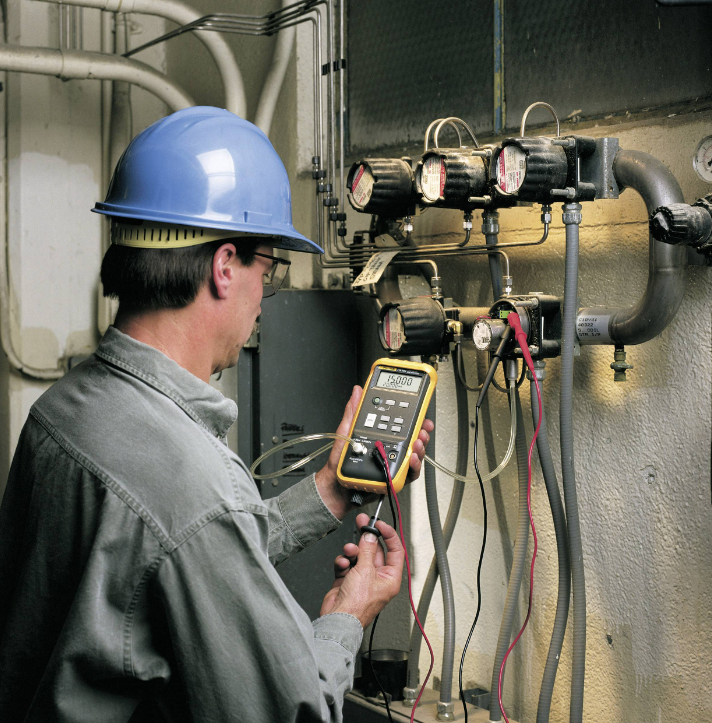 Fluke 718 Pressure Calibrator In Stock