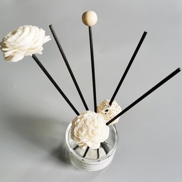 Quality Scented Wood Dried Sola Flower Reed Diffuser 15cm With Cotton Wick For Decorative for sale