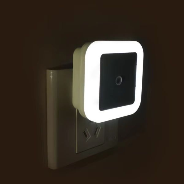 Indoor Plug In Night Light Lamp Power Source Plug In Lightweight