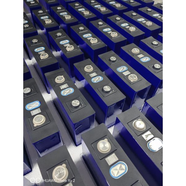 170AH Lithium-Ion Cell with Compact Form Factor and Extended Cycle Life for