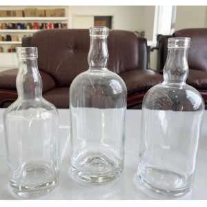 Clear Glass 750ml Bottle for Spirits Brandy Gin Rum Tequila and Vodka in Glass