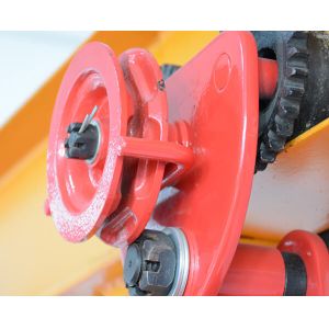 25. Heavy-Duty Mechanical Lifting Devices for Installing Equipment and Lifting