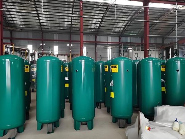 Heavy duty gas storage tank engineered for in oil gas and chemical industries