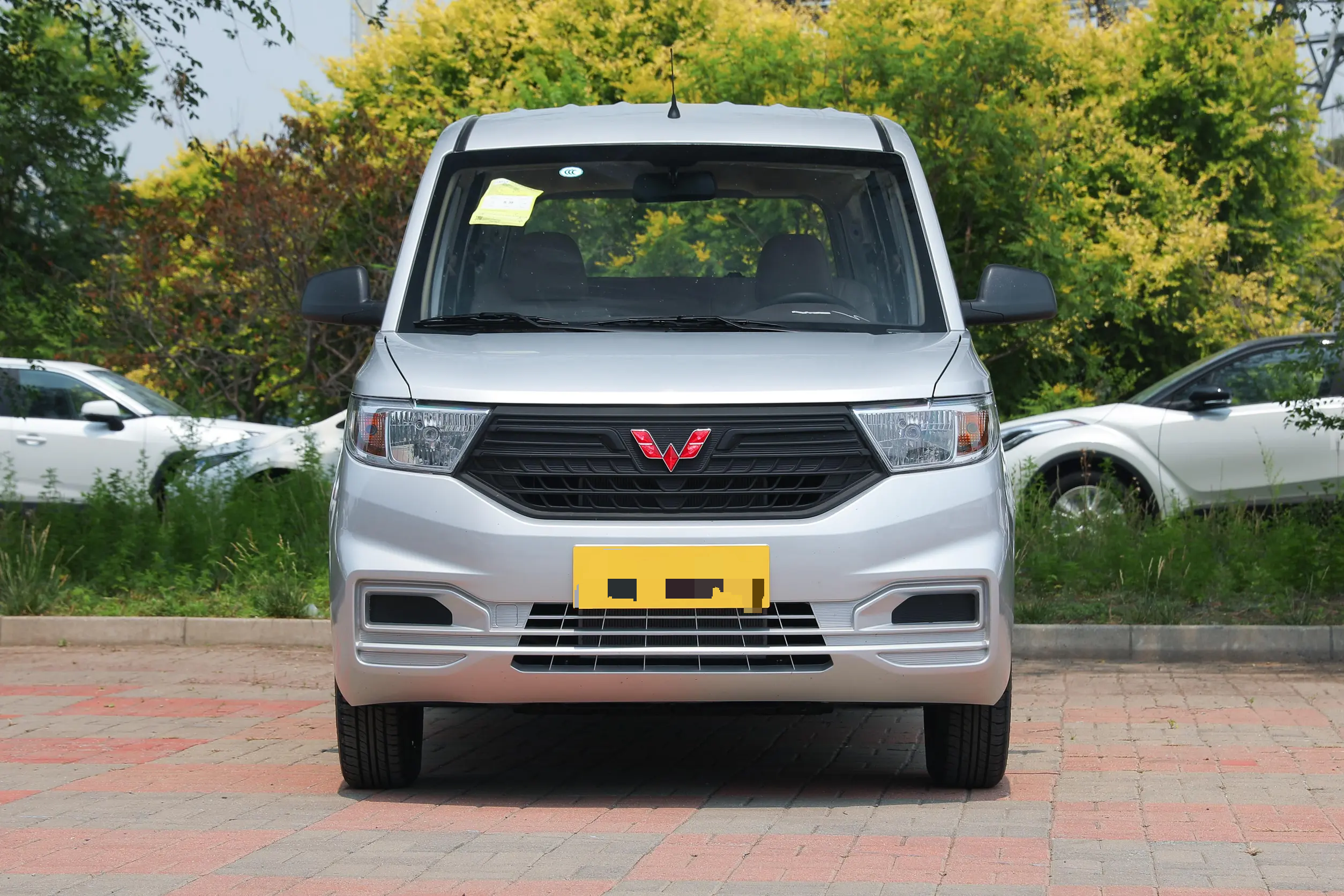 Affordable New Wuling Hongguang V minivan 2022 1.2L 76 hp L4 Gasoline 2WD Euro 6