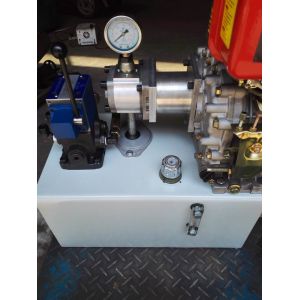 Mobile Solid Tire Press Machine TP160 Placed On Van With Diesel Engine