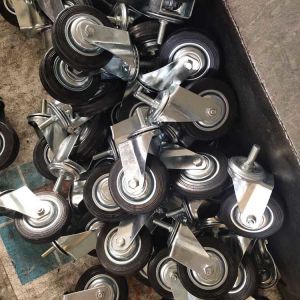 China 85mm Rubber Casters Swivel Threaded Stem 110lbs Capacity on sale