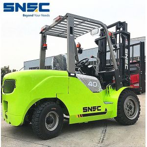 Fd40 Isuzu 4ton Standard Diesel Forklift with Engine and 5100kg Load Capacity