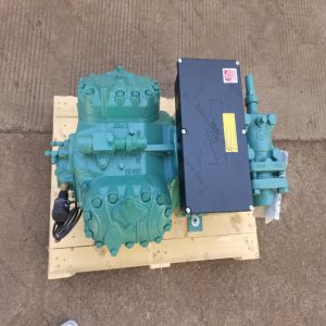 Portable Electric Air Cooler Compressor / Semi Hermetic Screw Compressor CSH