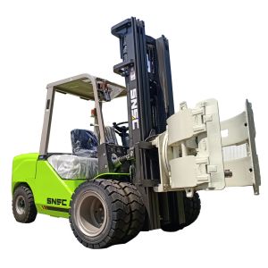 Montacargas 2.5 Ton Diesel Forklift Truck With Fork Positioner
