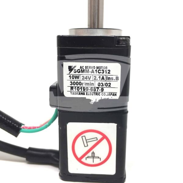 Yaskawa SGMM-A1C312 AC SERVO MOTOR 2.1A 24V 10W 3000RPM INSB NEW