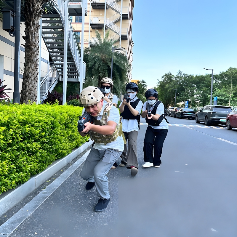 Outdoor Interactive Laser Tag Equipment with 180-500 sqm Arena and 24 Months