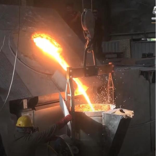 100kg 500kg 750kg 1T 5T Industrial Induction Melting Furnaces Machine Iron Smelting Electric Metal Induction Melting Furnace