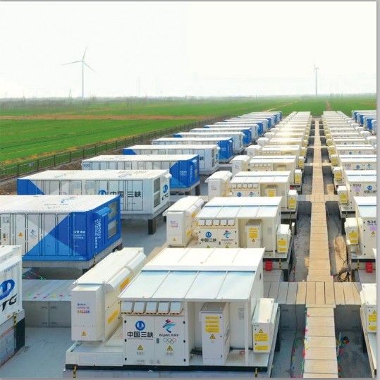 3.3MWh Commercial Energy Storage System Smart Energy Storage Cabinet With Liquid Cooled