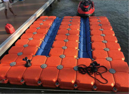 Eco Friendly HDPE Floating Dock Cubes Jet Ski Dock For Versatile Water