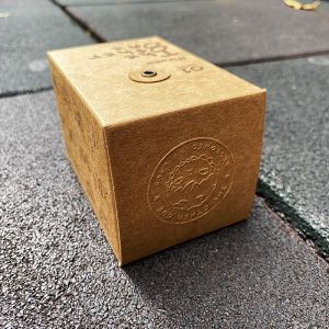 Eco Friendly Custom Candle Boxes Recyclable With Eyelets Rivets