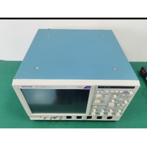 Tektronix DSA72504D Oscilloscope 25 GHz Digital Serial Analyzer 4 Analog