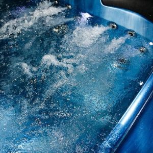 Luxury 6 Persons Hot Tubs For Outdoor Acrylic Spa Pools With Massage Function