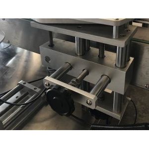 Detergent Self Adhesive Sticker Labeling Machine Drinks