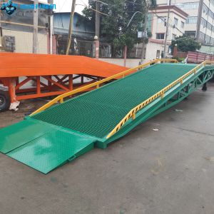 Hydraulic Unloading Mobile Boarding Bridge Foldable Dock Ramp for Container