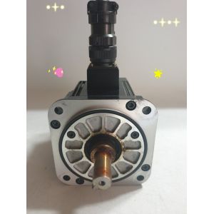 Yaskawa SGMG-03V2BBB AC SERVO MOTOR 3A 300W 1000RPM 200V NEW