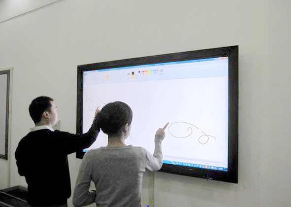65 inch Touch Display, All in One Touch Screen PC, Built-in PC is Optional wall