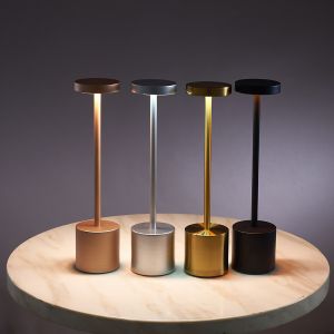 TPYE C Charging Modern Theme Metal Touch Table Lamp For Bar Bedside