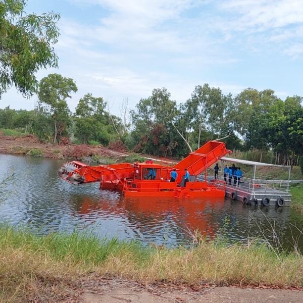 88kw Large Capacity Aquatic Weed Harvester For Water Weed Harvesting