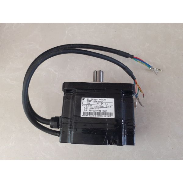 Yaskawa SGMP-02A314SP AC SERVO MOTOR 2A 200W 3000RPM 200V NEW
