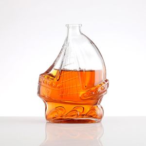 500ml 750ml Shaped Liquor Bottle with Cork Made of Super Flint Glass Material