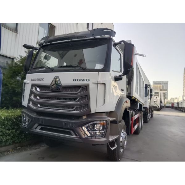 Quality 2 Passengers Sinotruk Hohan Tipper Dump Truck Weichai Engine 6 × 4 LHD 380HP With Manual Transmission Type for sale