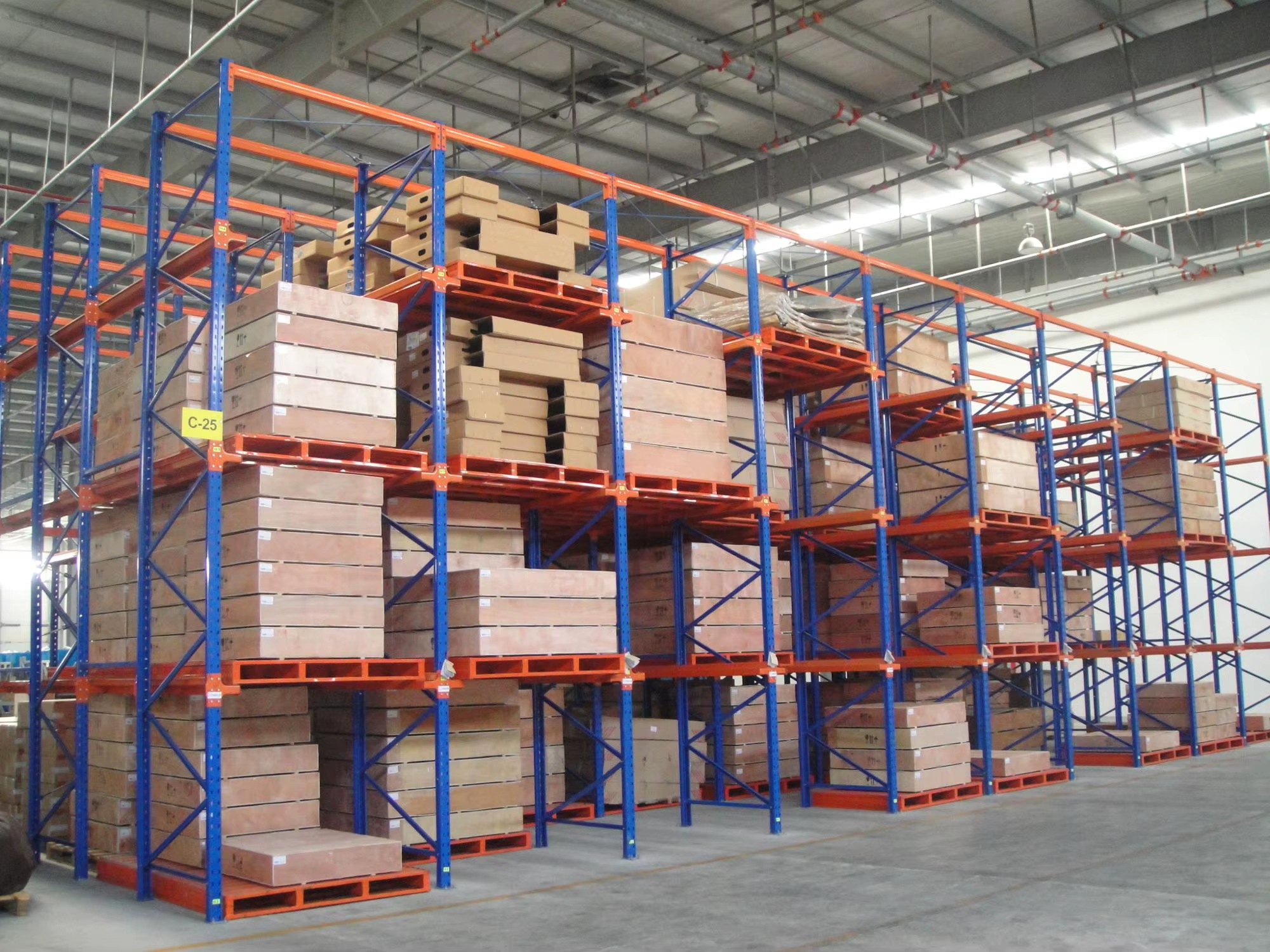 High-Density Q235B Steel Radio Shuttle Racking System for Warehouse Storage