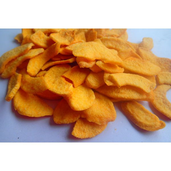 Wholesale vacuum fried fruits chip healthy snack crispy yellow peach slices snacks