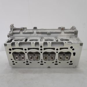 Complete cylinder head K4M Engine Cylinder Head Assy 7701473353 for Renault