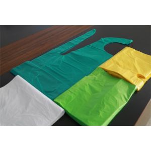 Coloured 27x42" Disposable PE Apron Flat Or Roll Packing For Kitchen Cleaning
