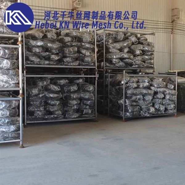 Quality High Loading Capacity And Superior Function Kn Anti-Tank Wire Net Essential For Protecting Armored Vehicles From Barrier Obstacles for sale