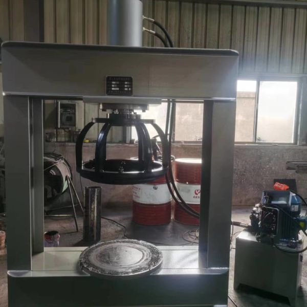 High Performance TP120-E Forklift Tire Press Machine For Solid Tires With Rims