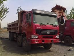 SINOTRUK HOWO Dump Truck 371HP 8X4 LHD 31tons 20-30CBM ZZ3317N3867W