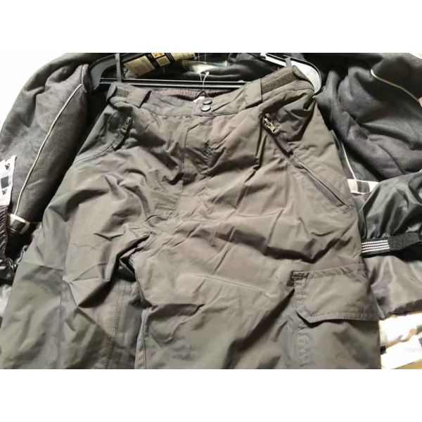 100% Polyester Junior Boy's Ski Jacket And Pants Set keep warm