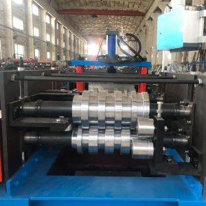 China 0.3mm Aluminium  Roof Panel Roll Forming Machine single chain drive on sale