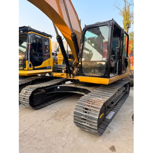 CAT320D2 Second-Hand Excavator with and High Work Efficiency in Good Condition Ready