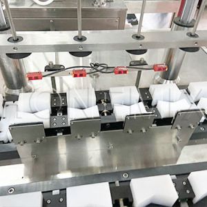 Custom Four Nozzle Cream Filling Machine Liquid Cycle Filling Line